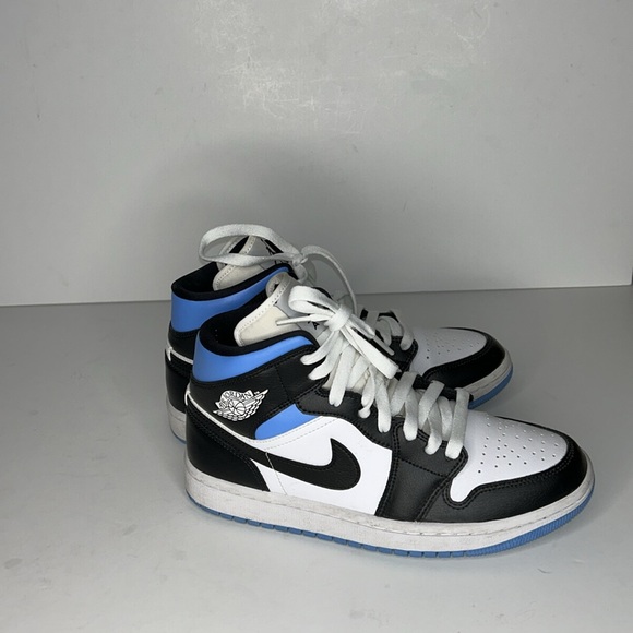 Nike Jordan 1 Mid in University Blue - Picture 2 of 16